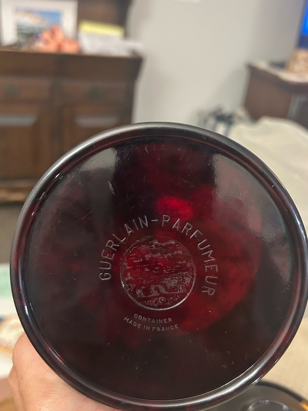 GUERLAIN Ruby Red Embossed Jar